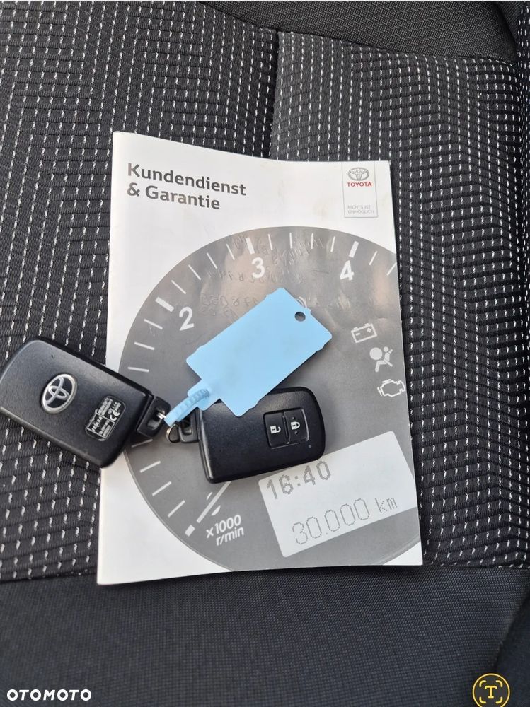Toyota Auris 1.8 HSD Luna - 24