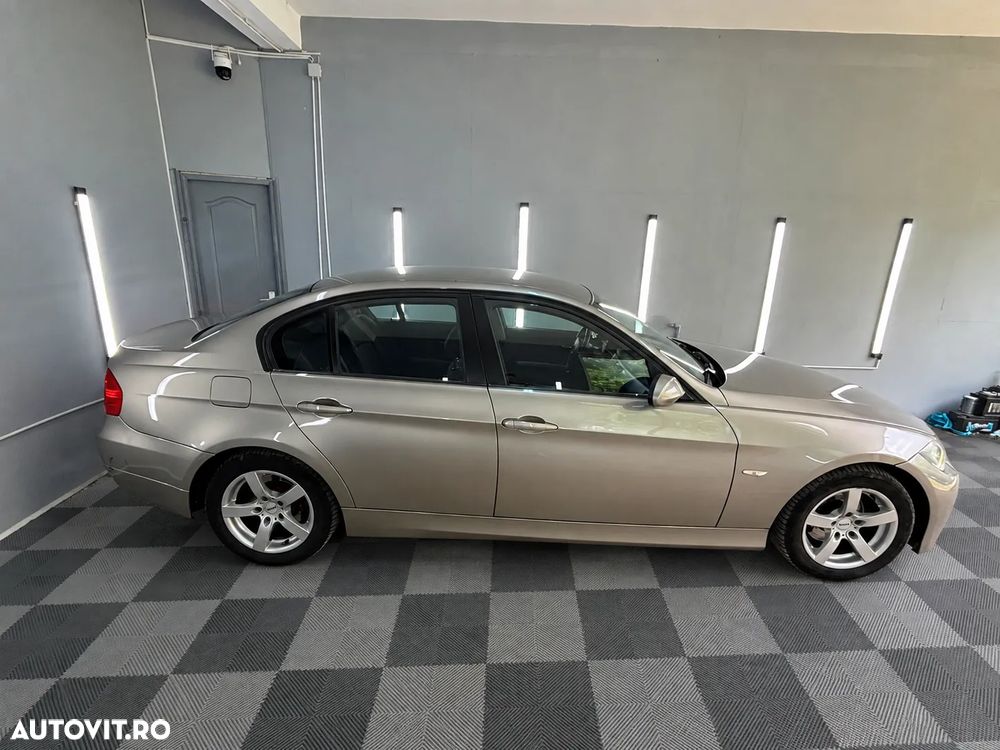 BMW Seria 3 318i Aut. Edition Exclusive - 12