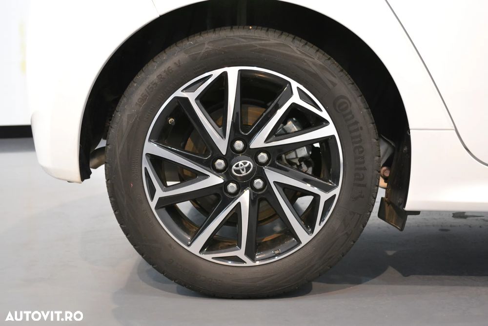 Toyota Yaris 1.5 VVT-i HSD Dynamic Plus Bi-tone - 8