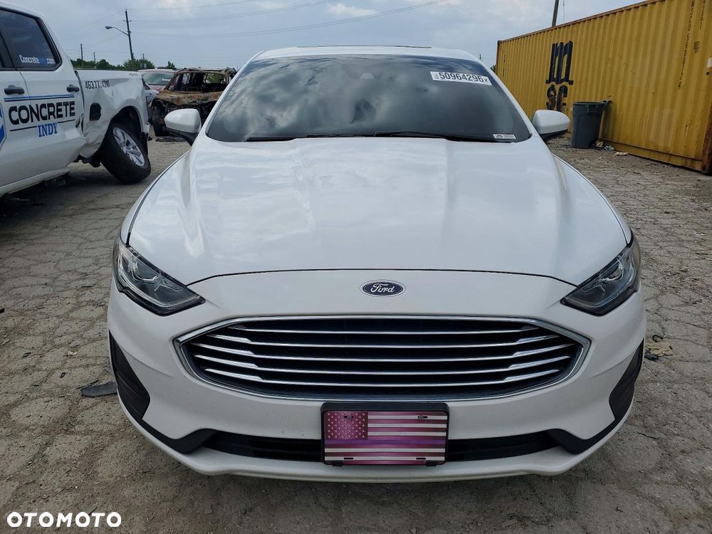Ford Fusion - 6