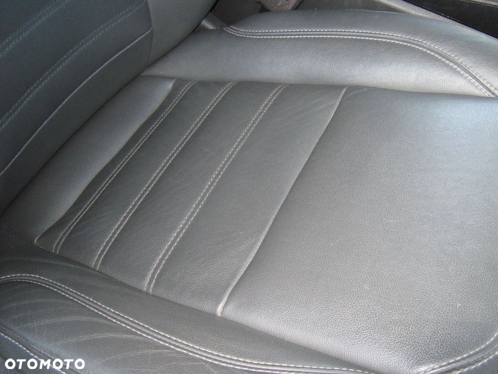 Ford Kuga 2.0 TDCi 2x4 Titanium - 11