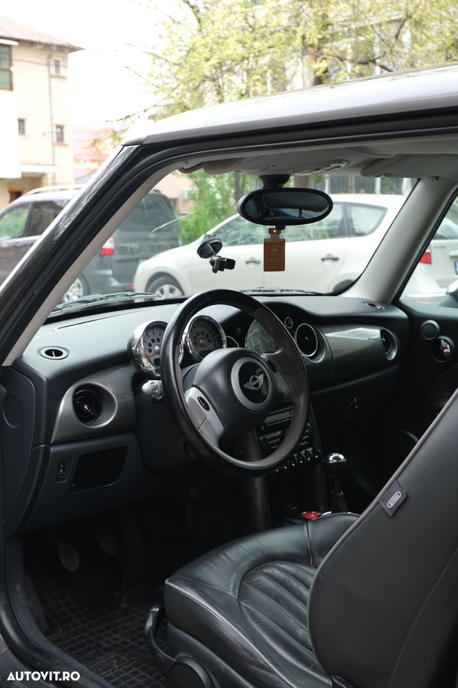 Mini Cooper Standard - 10