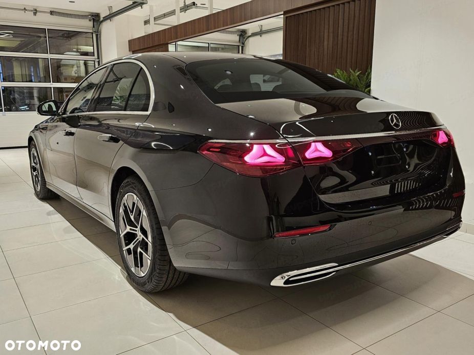 Mercedes-Benz Klasa E 220 d mHEV 4-Matic Avantgarde 9G-Tronic - 3