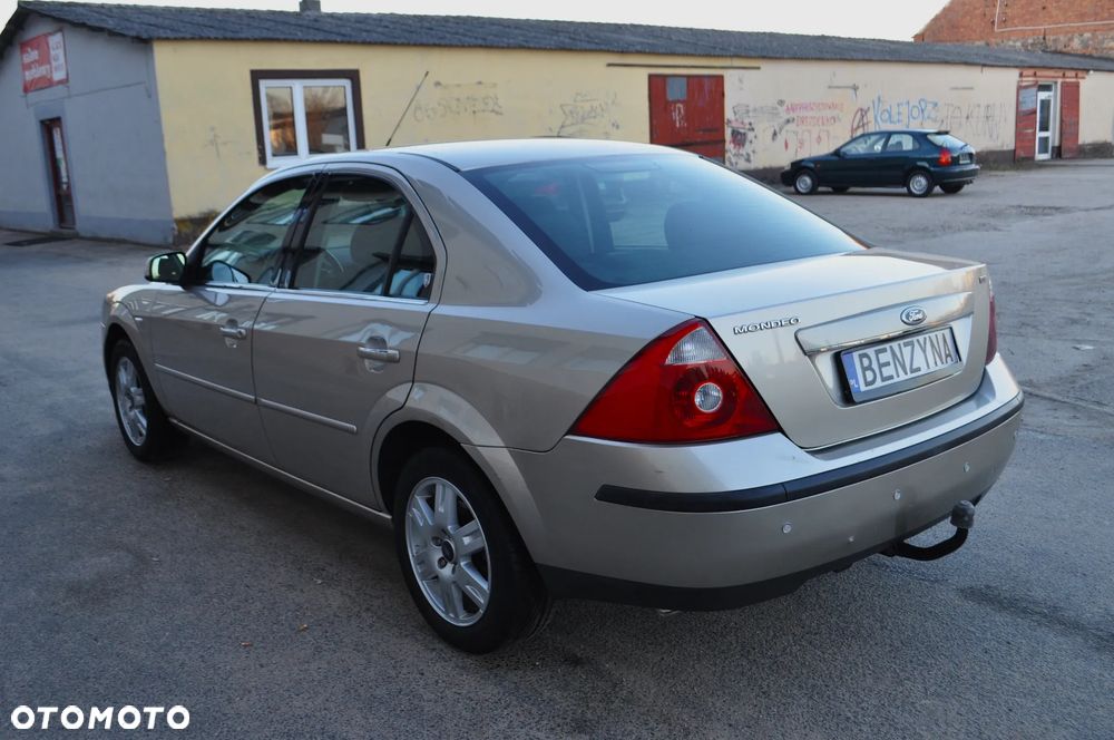 Ford Mondeo 1.8 Ghia - 6