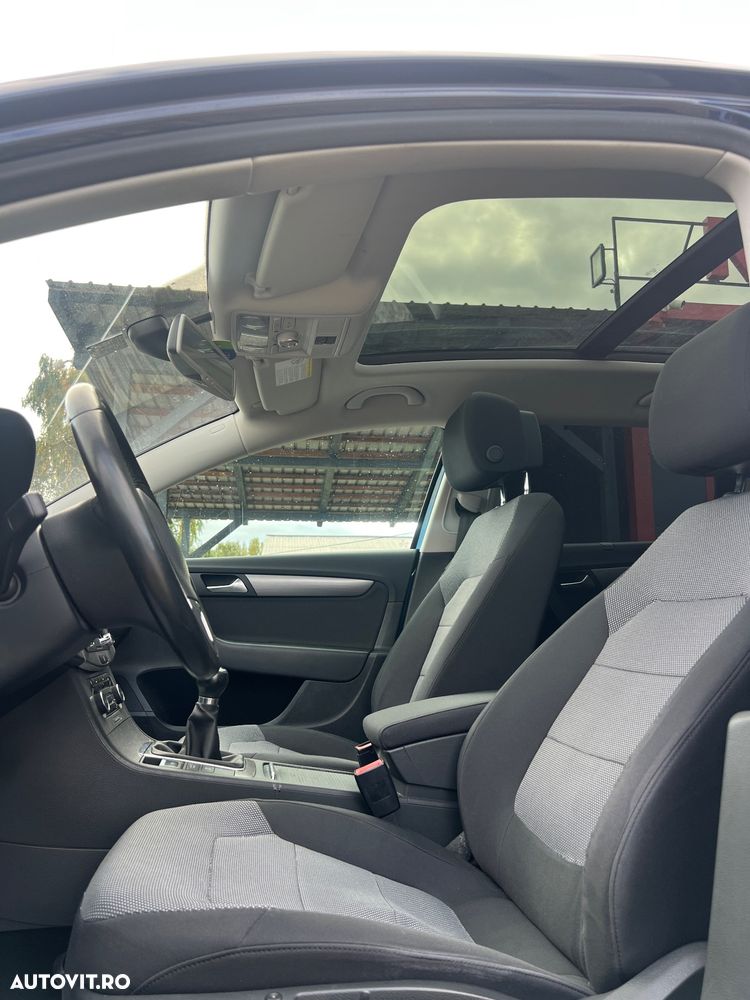 Volkswagen Passat Variant 1.6 TDI BlueMotion - 11