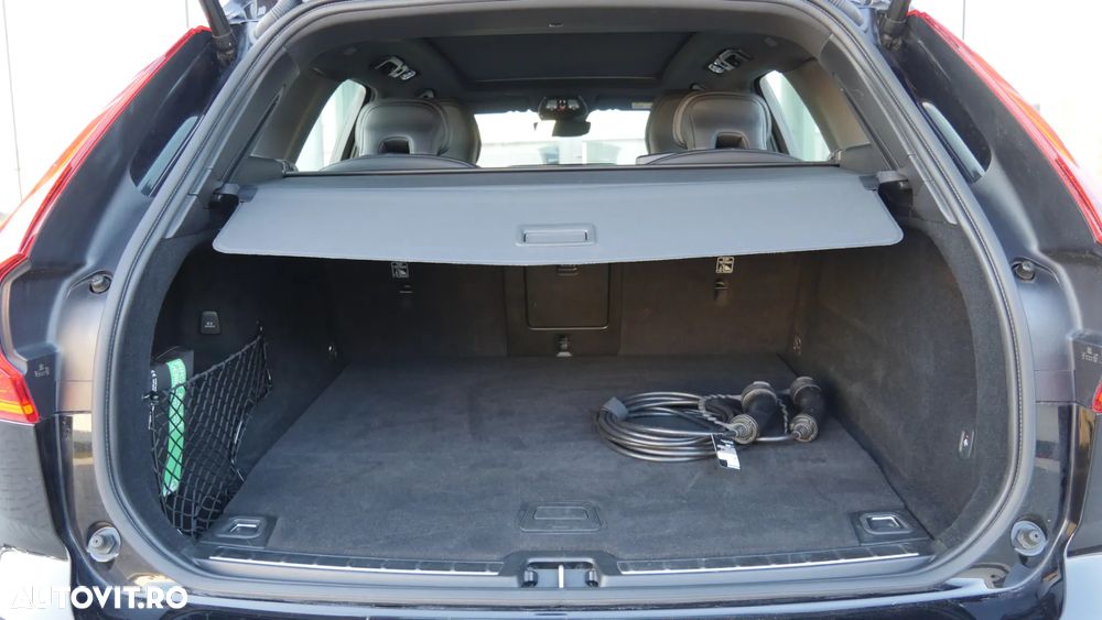 Volvo XC 60 T6 AWD Recharge Geartronic RDesign - 34