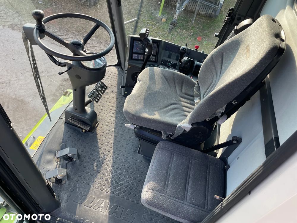 Claas Medion 330 - 16