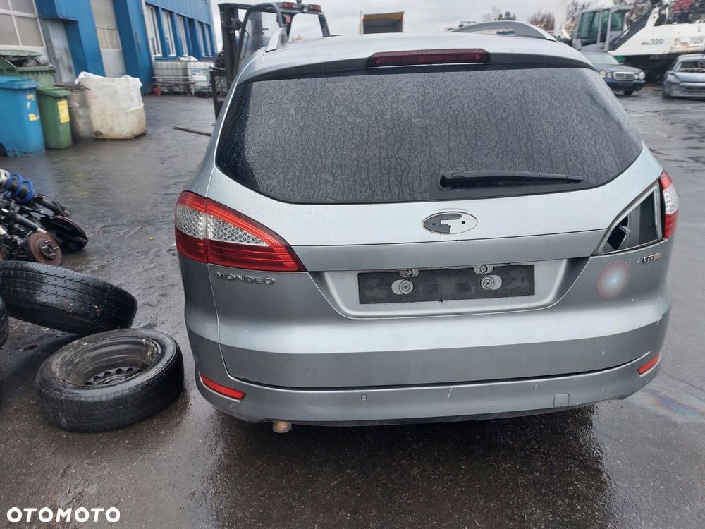 Ford Mondeo MK4 kombi lampa tylna lewa na błotnik - 2