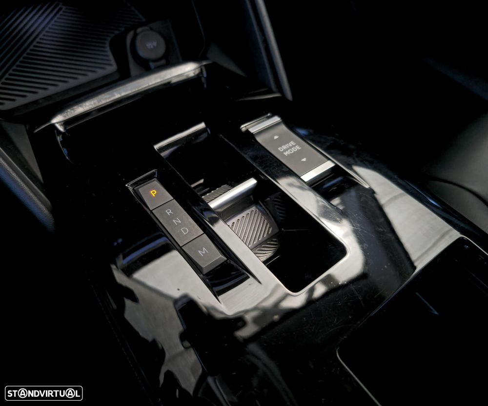 Citroën C4 PureTech 130 Stop&Start EAT8 SHINE - 17