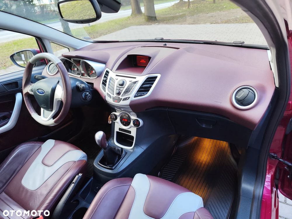Ford Fiesta - 28