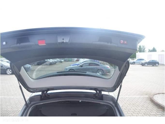 Mercedes-Benz Klasa E - 22