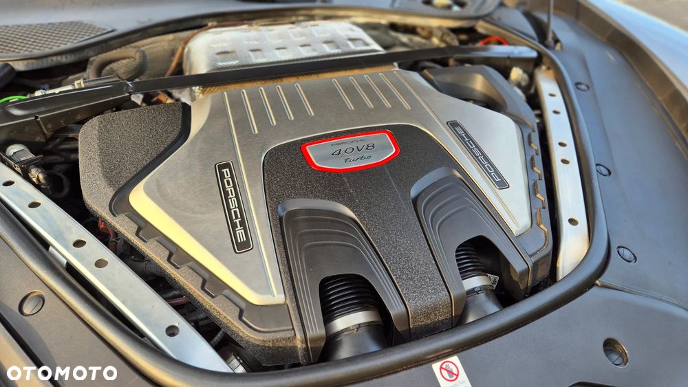 Porsche Panamera Turbo GPF - 7