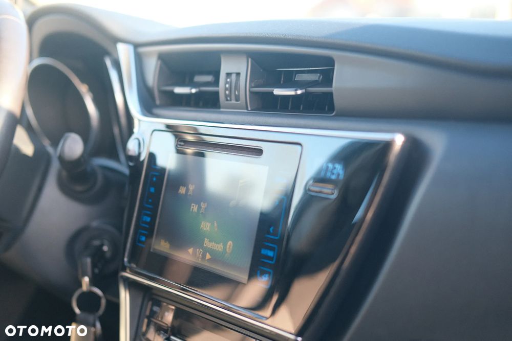 Toyota Auris 1.6 Premium Comfort - 7