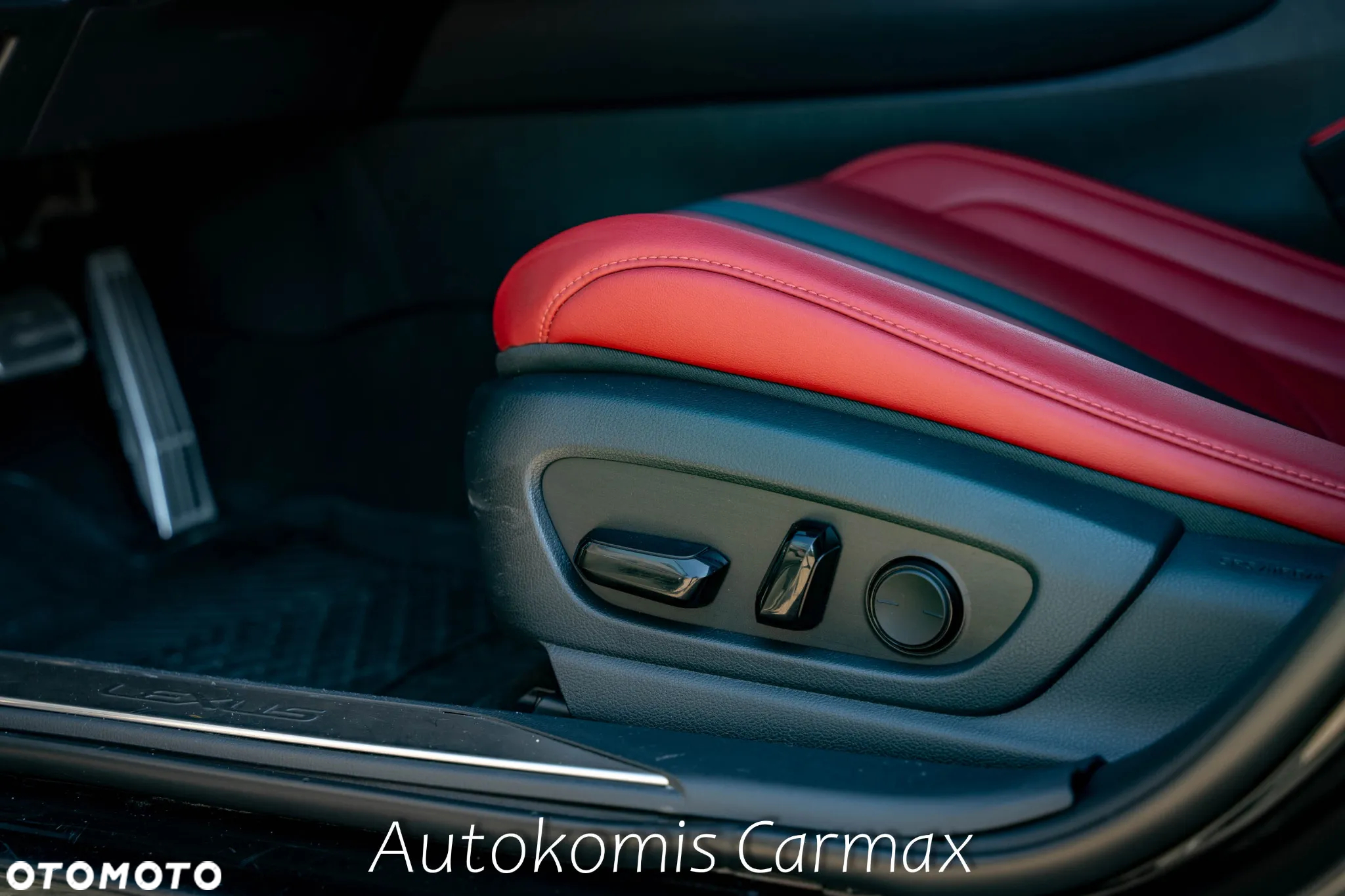 Lexus UX - 15