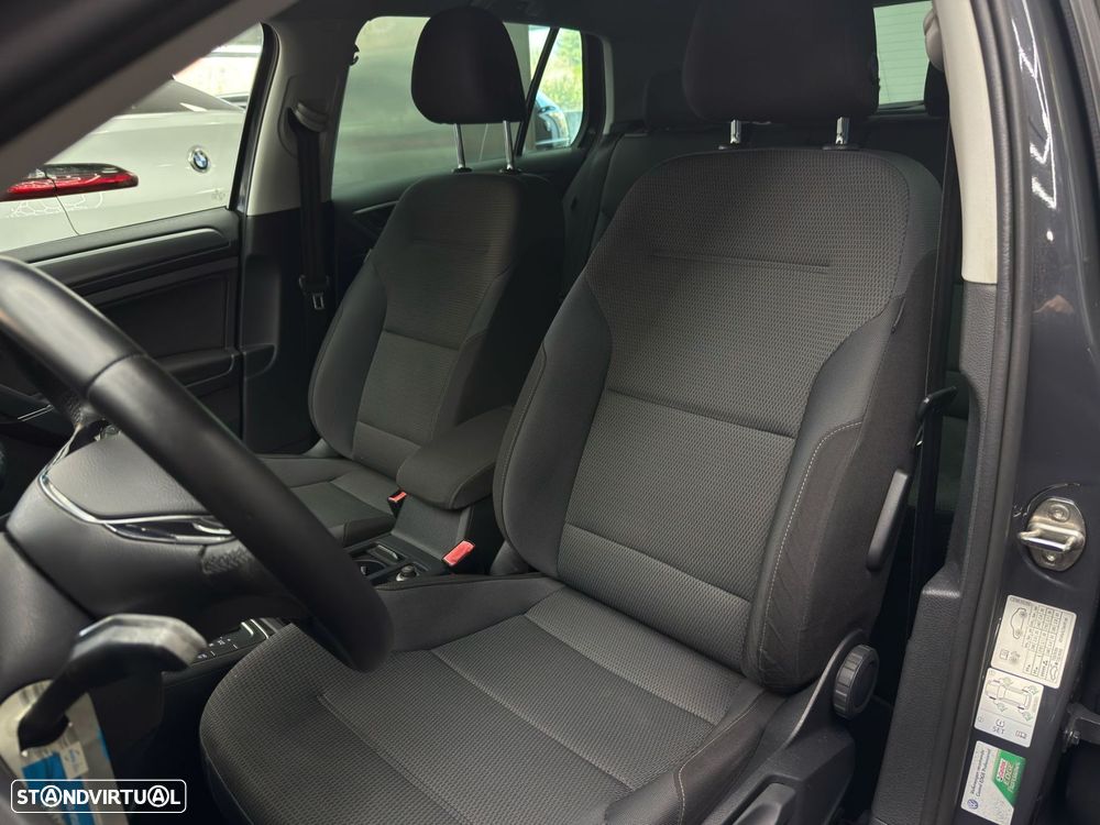 VW Golf 1.6 TDI Confortline DSG - 29