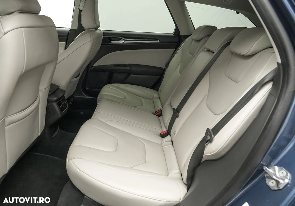 Ford Mondeo 2.0 HEV Titanium - 16