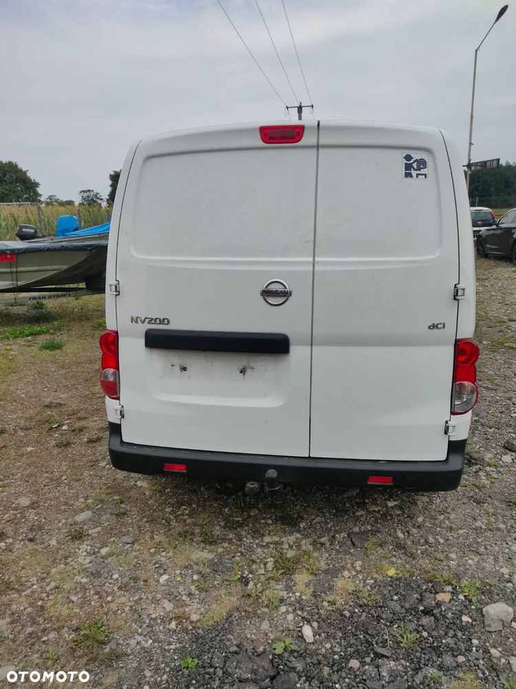 BŁOTNIK PRAWY TYŁ PAS WANNA NISSAN NV200 - 2