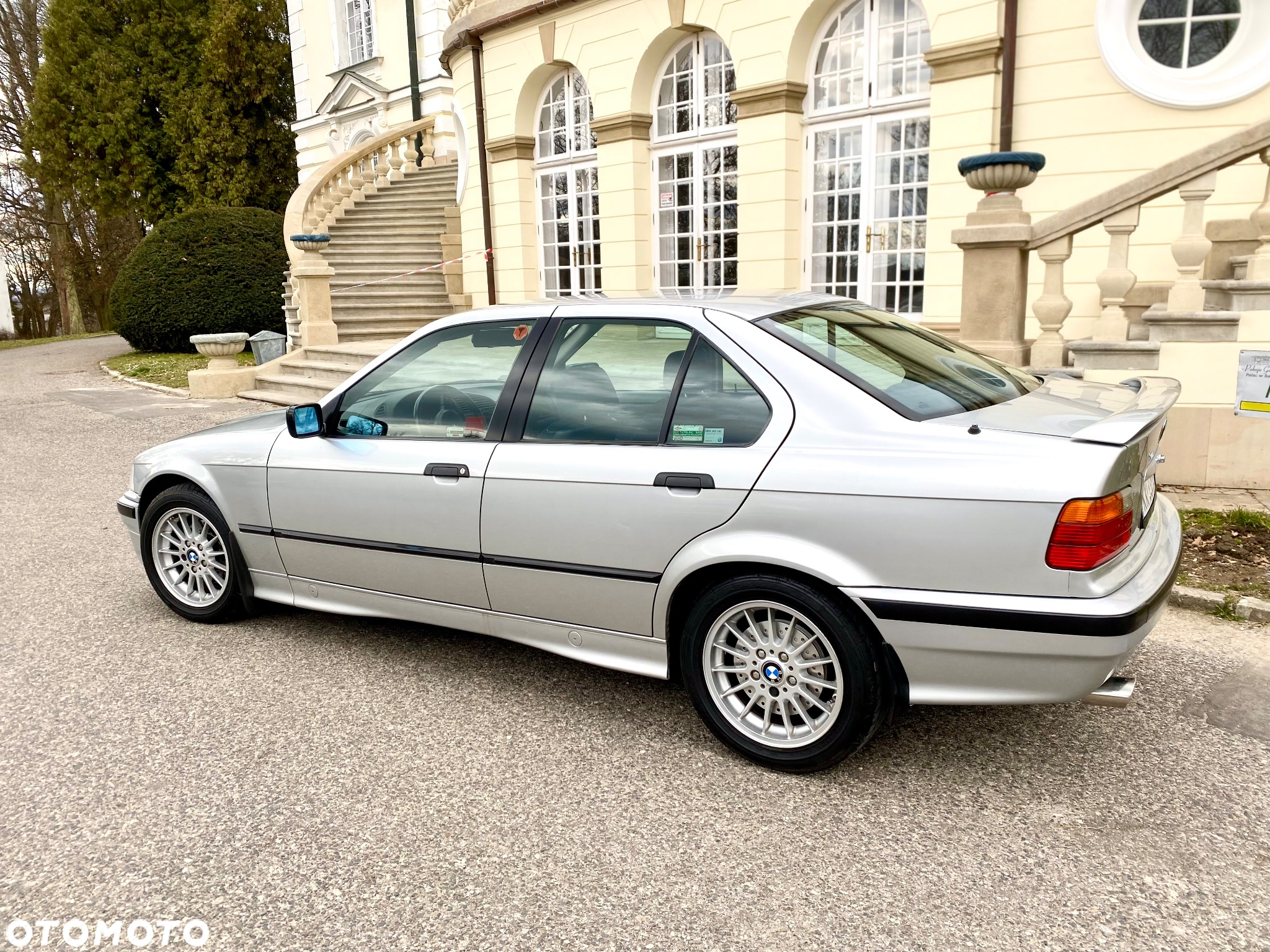 BMW Seria 3 316i Touring - 13