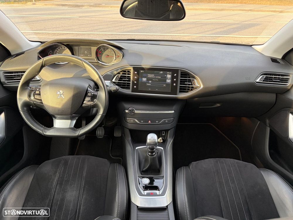 Peugeot 308 1.2 PureTech Allure J17 - 38