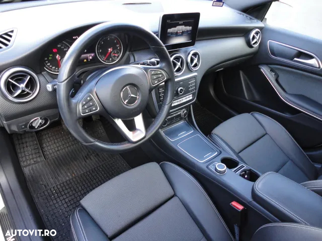 Mercedes-Benz A 180 d 7G-DCT AMG Line - 23