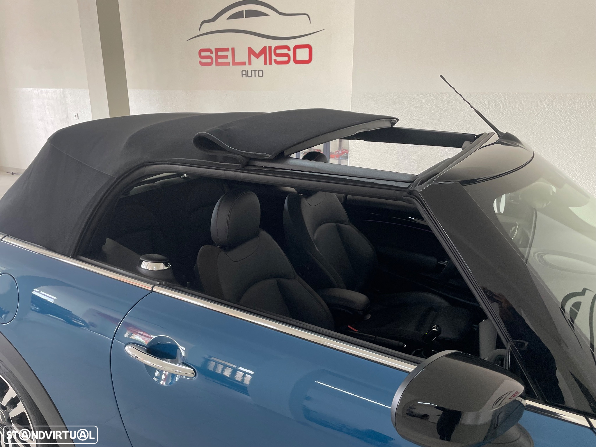MINI Cabrio Cooper Premium Extra Classic Auto - 8