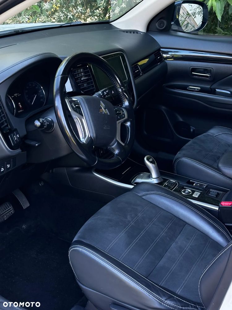 Mitsubishi Outlander Intense + - 20