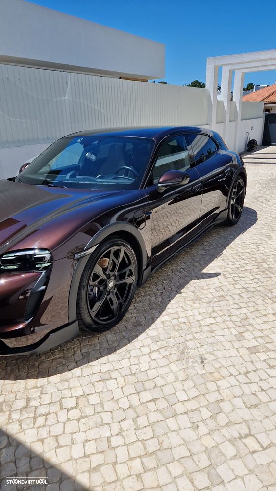 Porsche Taycan Cross Turismo 4 - 18