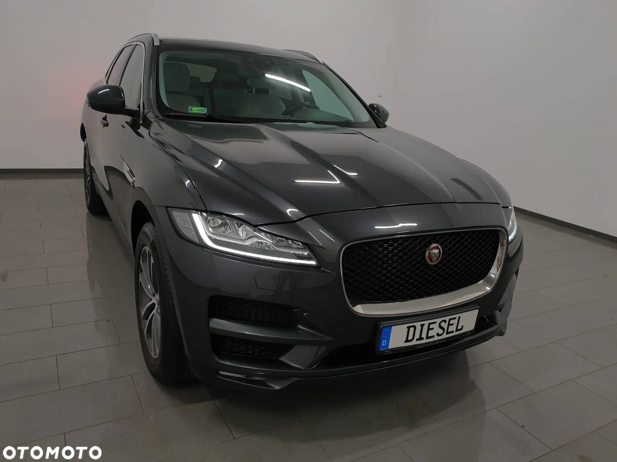 Jaguar F-Pace 2.0 i4D AWD R-Sport - 36