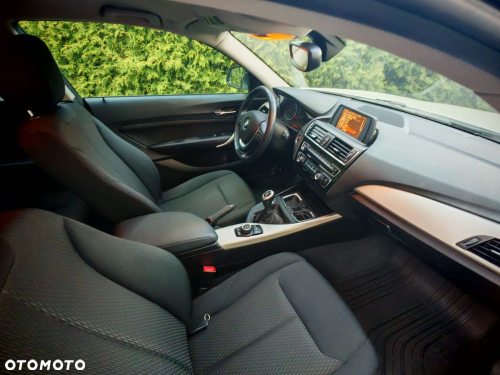 BMW Seria 1 116i - 8