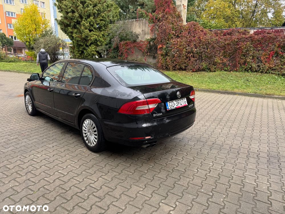 Skoda Superb 2.0 TDI Ambition DSG - 8