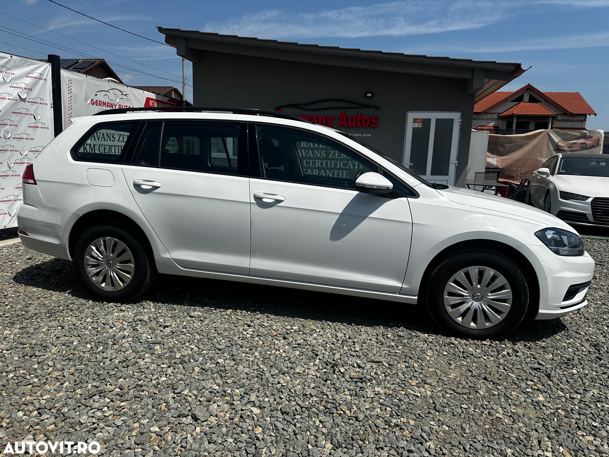 Volkswagen Golf - 2