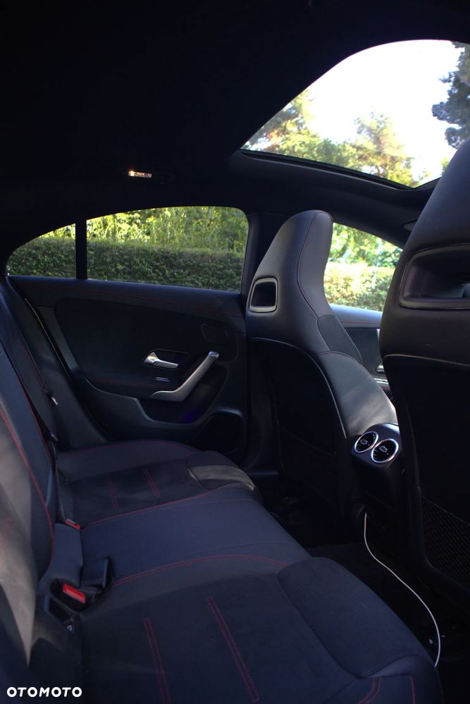 Mercedes-Benz CLA 200 AMG Line 7G-DCT - 11
