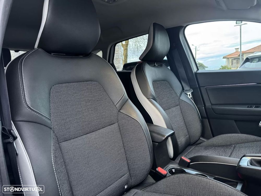 Renault Captur 1.0 TCe Techno Bi-Fuel - 21