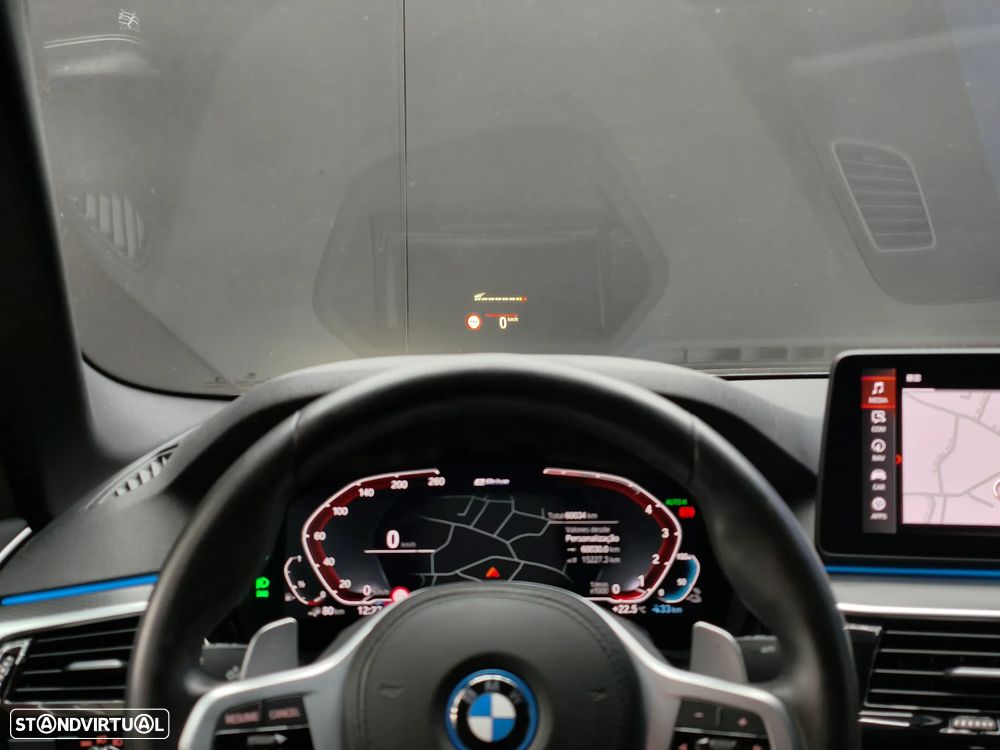 BMW 530 e Pack M - 17