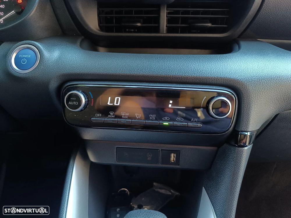 Toyota Yaris 1.5 HDF Comfort - 30