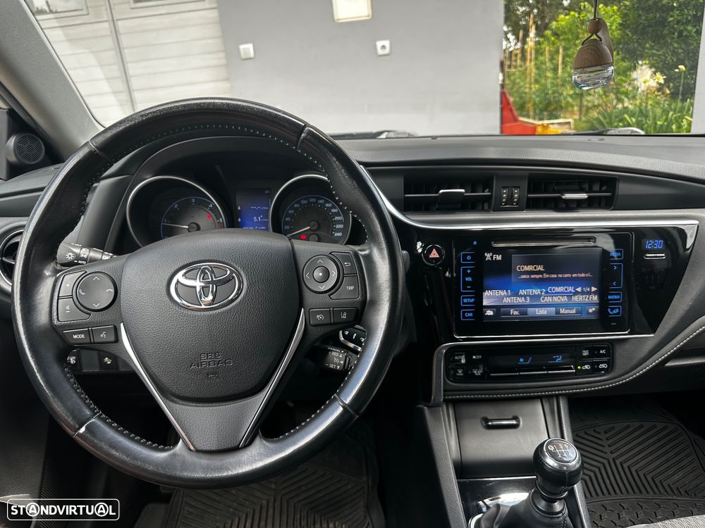Toyota Auris 1.4 D-4D Comfort+Pack Techno - 29