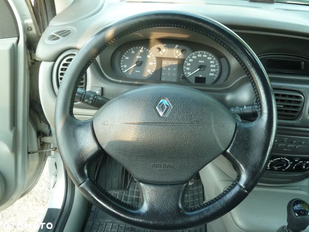 Renault Scenic 1.6 16V Authentique - 28