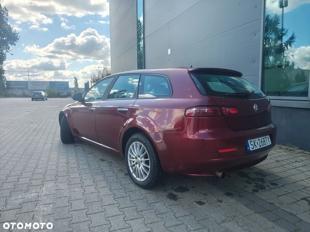 Alfa Romeo 159 1.9 JTDM 8V DPF Distinctive - 4