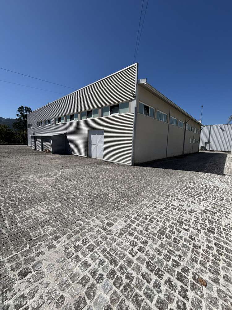 Armazém de 200 m² pronto a usar - Taíde, Póvoa de Lanhoso - Grande imagem: 2/8