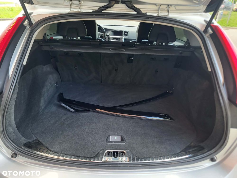 Volvo V60 D4 Momentum - 11
