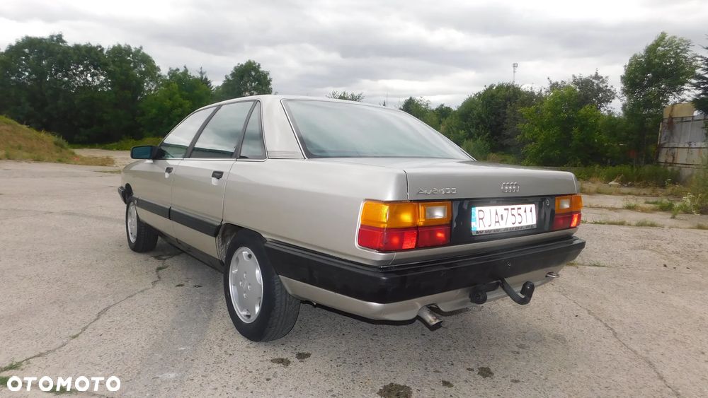 Audi 100 1.8 E - 11