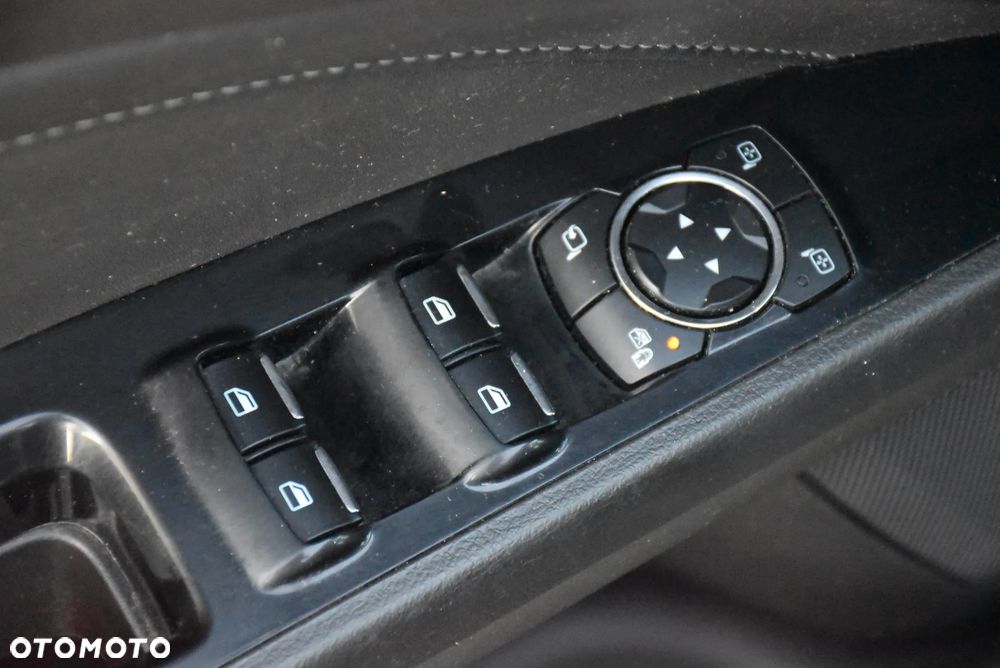 Ford Mondeo 2.0 TDCi Bi-Turbo Titanium PowerShift - 35