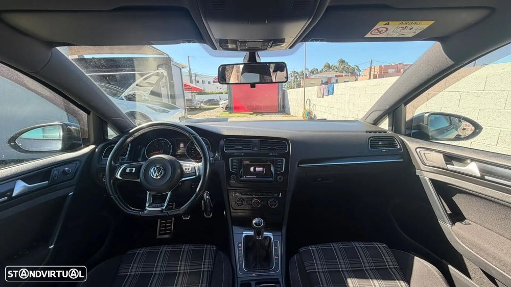 VW Golf 2.0 TDI GTD - 19