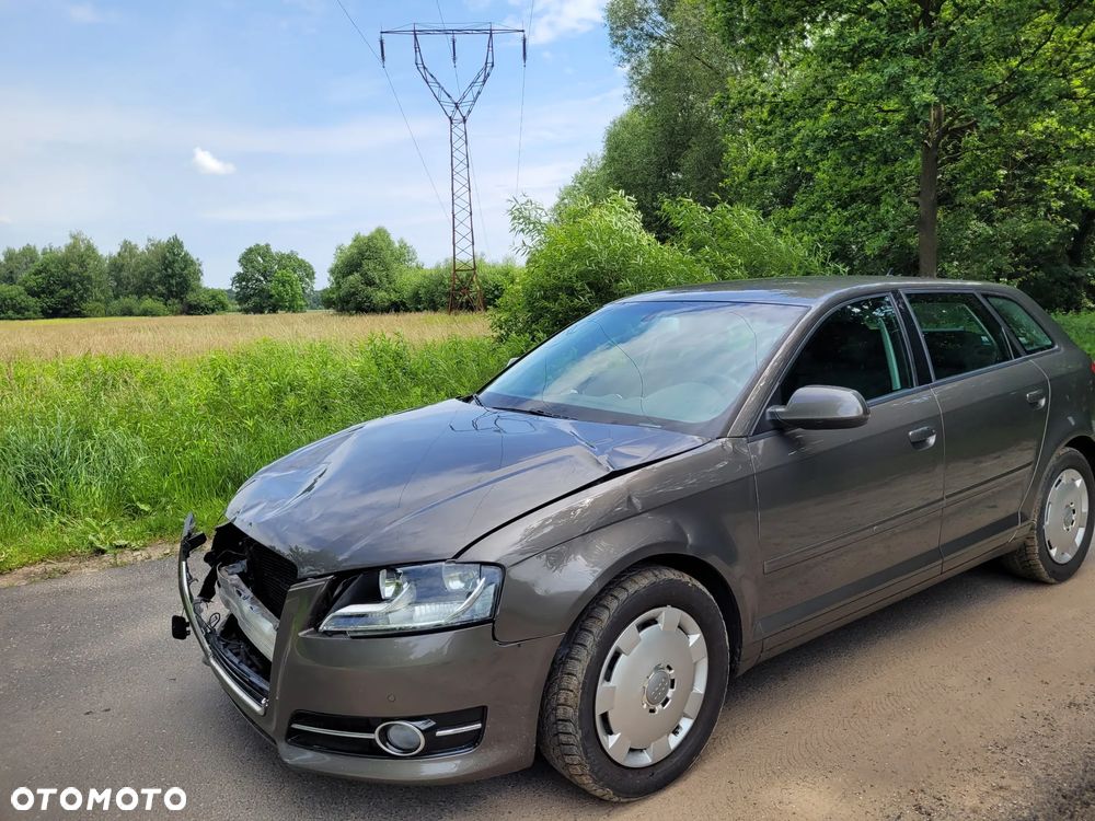 Audi A3 1.8 TFSI Sportback S tronic S line Sportpaket - 4