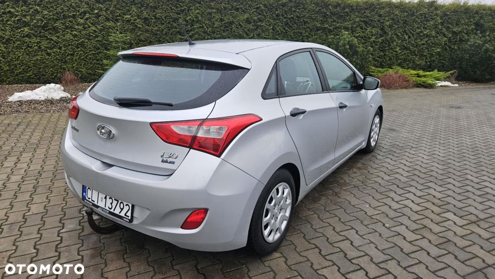 Hyundai i30 blue 1.6 CRDi Classic - 3