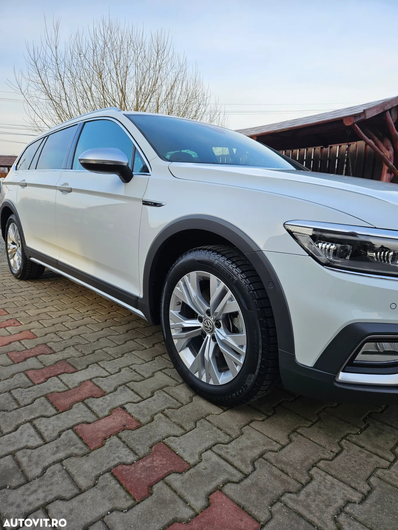 Volkswagen Passat Variant 2.0 TDI SCR DSG 4Motion Alltrack - 9