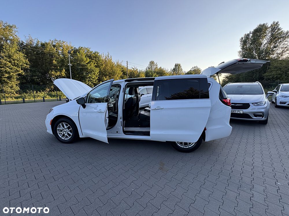 Chrysler Pacifica - 20