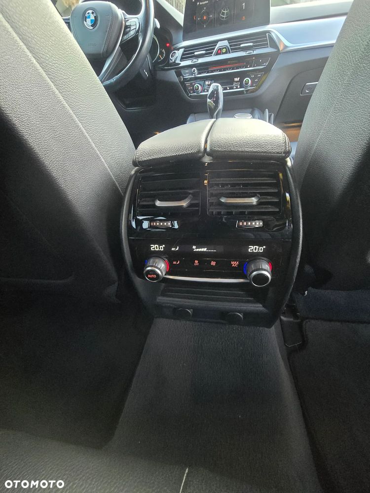 BMW Seria 5 520d xDrive Sport Line - 13