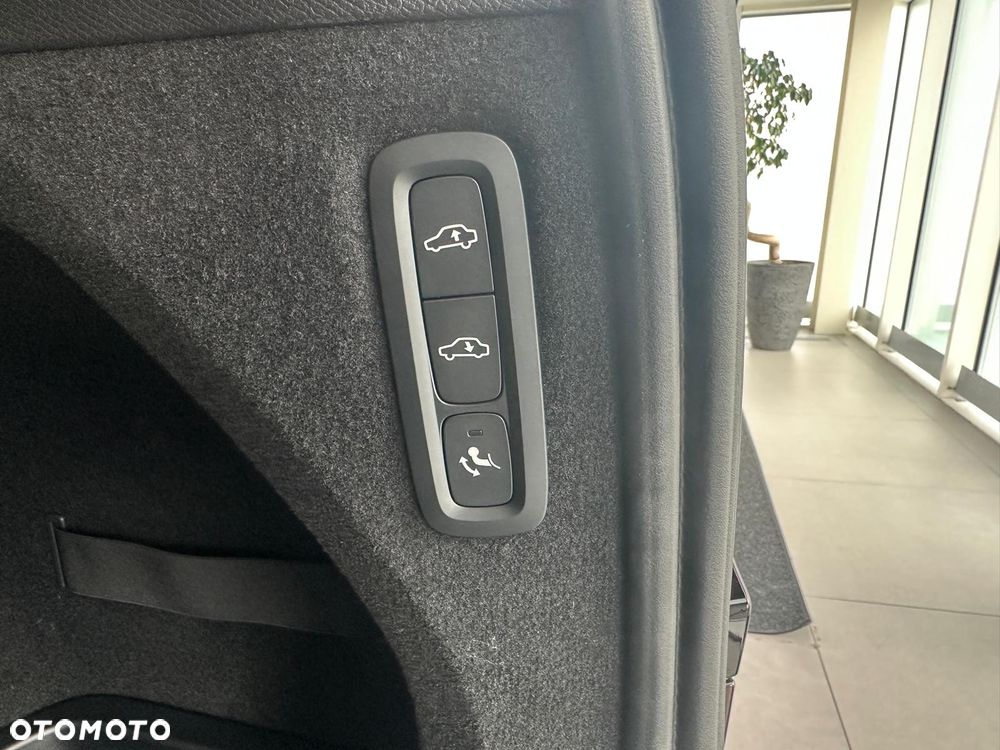 Volvo XC 90 T8 AWD Plug-In Hybrid Ultra Bright 7os - 7