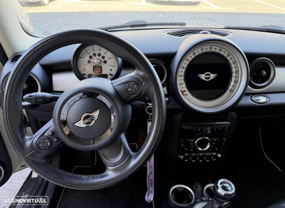 MINI 3 Portas Cooper D - 5